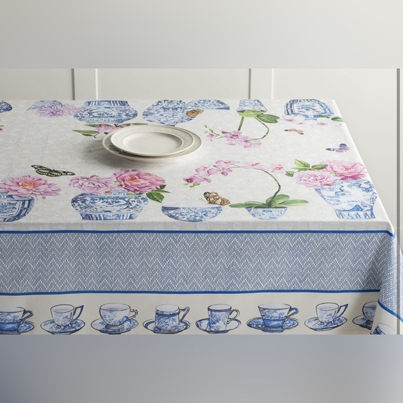 Gorgeous Maison d’Hermine Tablecloth 54” x 72” - Picture 6 of 9